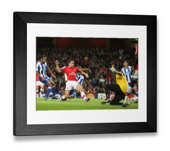 Framed Print : Van Persie Stuns Porto: Arsenal's First Goal in Champions League Victory