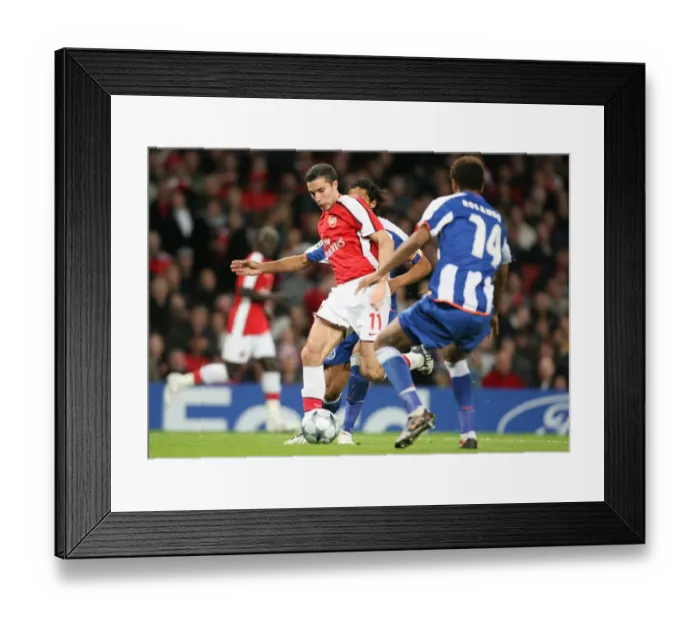 Framed Print : Robin van Persie Scores Stunner: Arsenal 4-0 Porto, Champions League