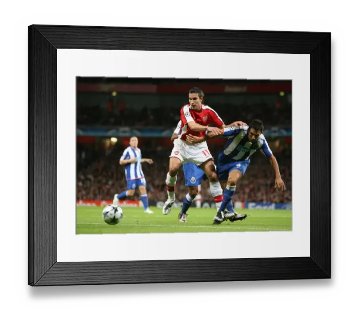 Framed Print : Robin van Persie (Arsenal) Nelson Benitez (Porto) Framed Print : Robin van Persie (Arsenal) Nelson Benitez (Porto)