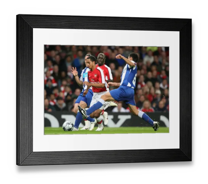 Framed Print : Theo Walcott (Arsenal) Nelson Benitez (Porto) Framed Print : Theo Walcott (Arsenal) Nelson Benitez (Porto)