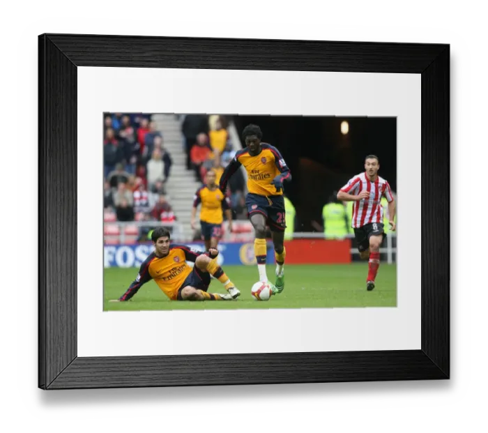 Framed Print : Emmanuel Adebayor and Cesc Fabregas (Arsenal) Framed Print : Emmanuel Adebayor and Cesc Fabregas (Arsenal)