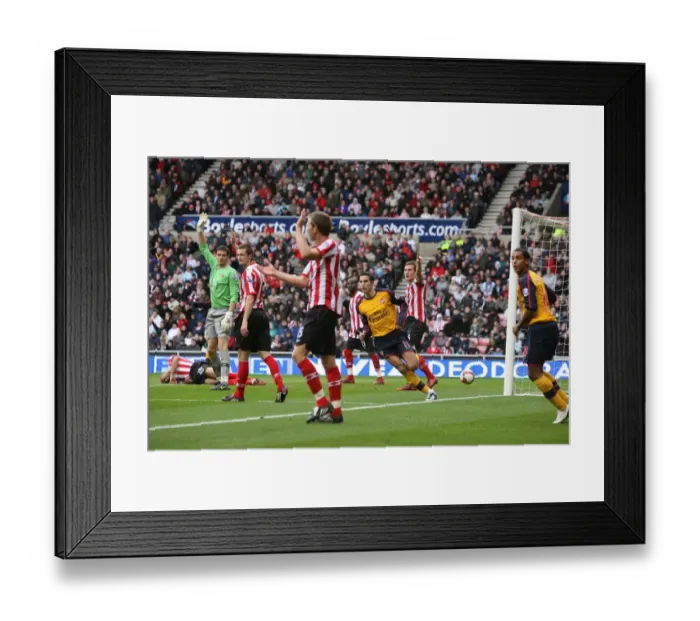 Framed Print : Van Persie's Disallowed Goal: Arsenal vs. Sunderland, 2008