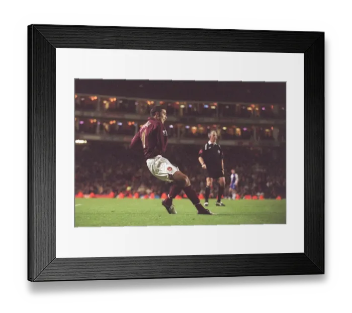 Framed Print : Robin van Persie scores Arsenals 3rd goal. Arsenal 3: 0 Blackburn Rovers Framed Print : Robin van Persie scores Arsenals 3rd goal. Arsenal 3: 0 Blackburn Rovers