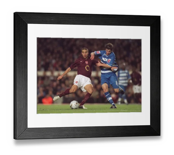 Framed Print : Mathieu Flamini (Arsenal) John Oster (Reading). Arsenal 3: 0 Reading Framed Print : Mathieu Flamini (Arsenal) John Oster (Reading). Arsenal 3: 0 Reading