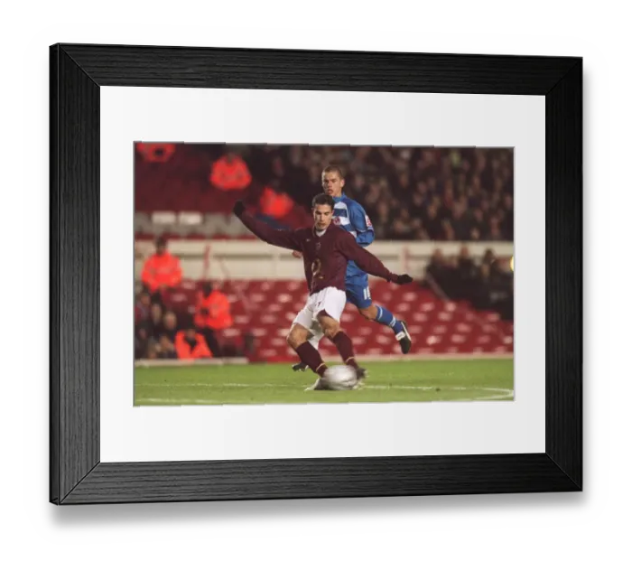 Framed Print : Robin van Persie Scores Arsenal's Second Goal in 3:0 Carling League Cup Victory over Reading, Highbury, London, 29 / 11 / 05