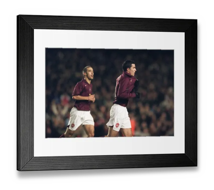 Framed Print : Robin van Persie's Brace: Arsenal's 3-0 Carling Cup Victory over Reading, 2005