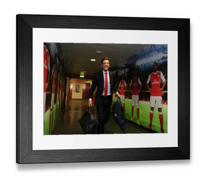 Framed Print : Mesut Ozil Heads to the Changing Room: Arsenal vs Swansea City, Premier League 2016-17 Framed Print : Mesut Ozil Heads to the Changing Room: Arsenal vs Swansea City, Premier League 2016-17