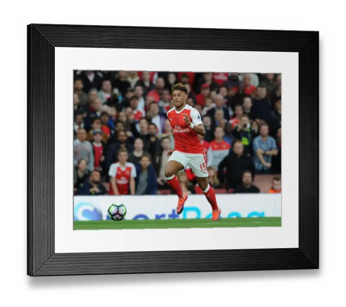 Framed Print : Alex Oxlade-Chamberlain's Standout Performance: Arsenal vs Swansea City (2016-17)