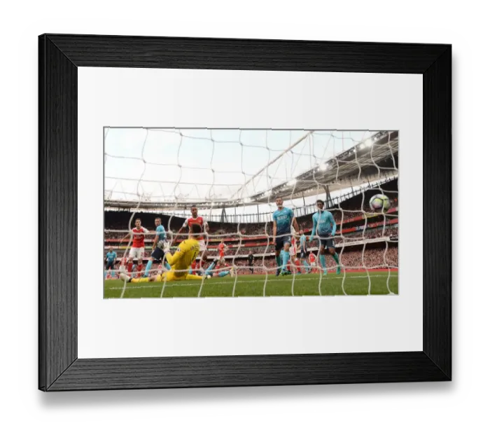 Framed Print : Theo Walcott Scores Arsenal's Second Goal Against Swansea City (2016-17)