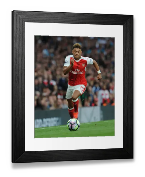 Framed Print : Oxlade-Chamberlain's Star Performance: Arsenal v Swansea City (2016-17)