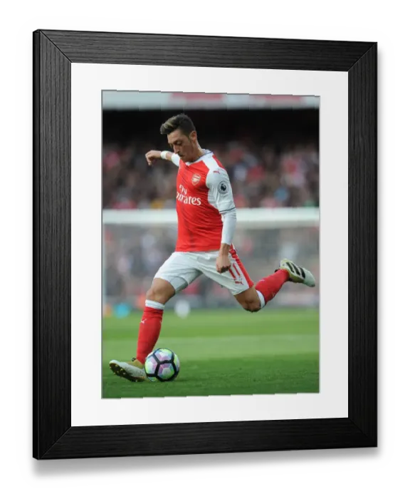 Framed Print : Mesut Ozil in Action: Arsenal vs Swansea City, Premier League 2016-17 Framed Print : Mesut Ozil in Action: Arsenal vs Swansea City, Premier League 2016-17