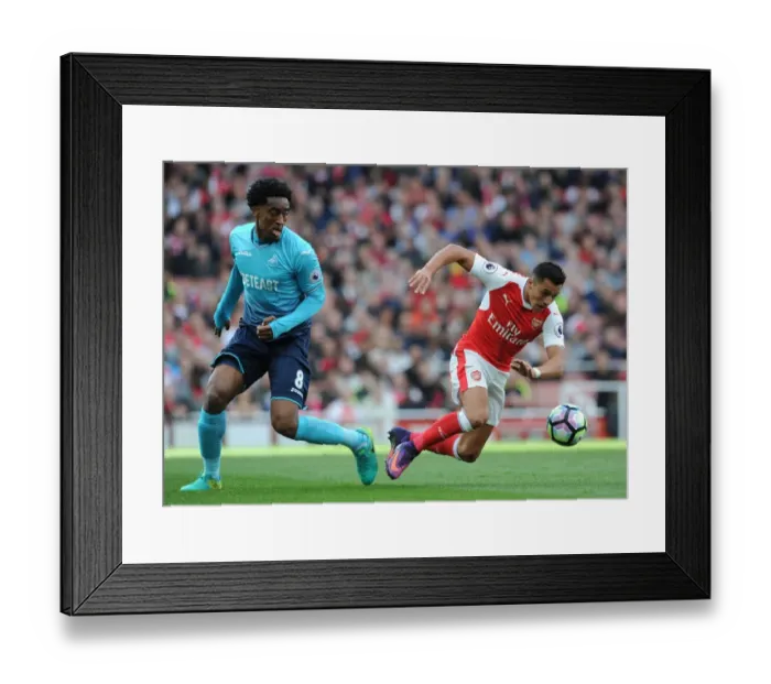 Framed Print : Alexis Sanchez vs Leroy Fer: Intense Battle at Emirates Stadium (2016-17)
