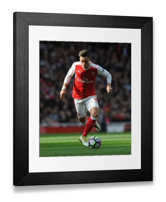 Framed Print : Mesut Ozil: Arsenal vs Swansea City, Premier League 2016-17 - In Action Framed Print : Mesut Ozil: Arsenal vs Swansea City, Premier League 2016-17 - In Action