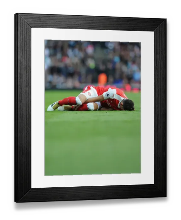 Framed Print : Mesut Ozil: Arsenal vs. Swansea City (2016-17) - In Action Framed Print : Mesut Ozil: Arsenal vs. Swansea City (2016-17) - In Action