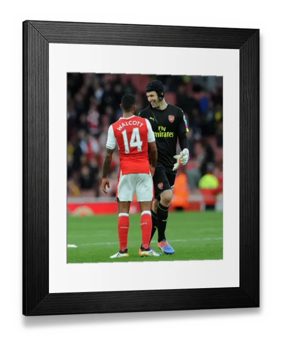 Framed Print : Arsenal's Cech and Walcott: Victory Celebration vs Swansea City (2016-17)
