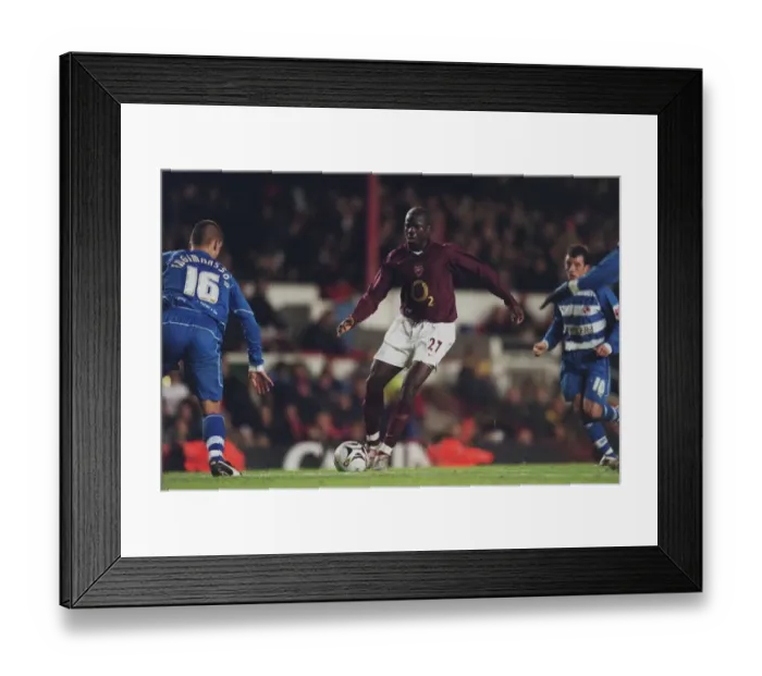 Framed Print : Emmanuel Eboue (Arsenal) Ivar Ingimarsson (Reading). Arsenal 3: 0 Reading Framed Print : Emmanuel Eboue (Arsenal) Ivar Ingimarsson (Reading). Arsenal 3: 0 Reading