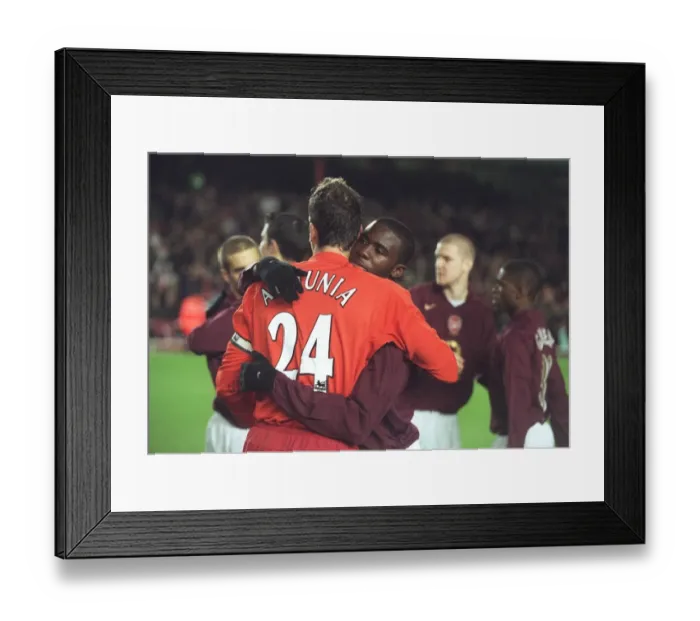 Framed Print : Fabrice Muamba and Manuel Almunia (Arsenal) before the match Framed Print : Fabrice Muamba and Manuel Almunia (Arsenal) before the match