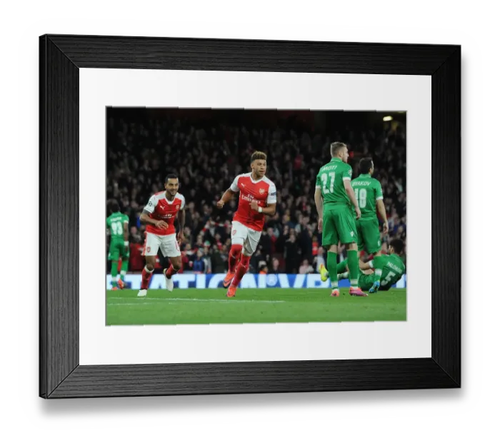 Framed Print : Arsenal's Oxlade-Chamberlain Scores in UEFA Champions League Victory over Ludogorets Razgrad (2016-17)