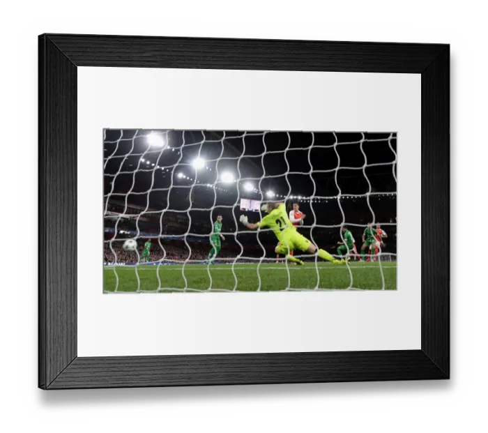 Framed Print : Arsenal's Oxlade-Chamberlain Scores Third Goal Against Ludogorets in 2016-17 Champions League Framed Print : Arsenal's Oxlade-Chamberlain Scores Third Goal Against Ludogorets in 2016-17 Champions League