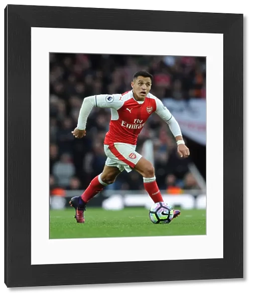 Arsenal's Alexis Sanchez in Action against Middlesbrough in the 2016-17 Premier League