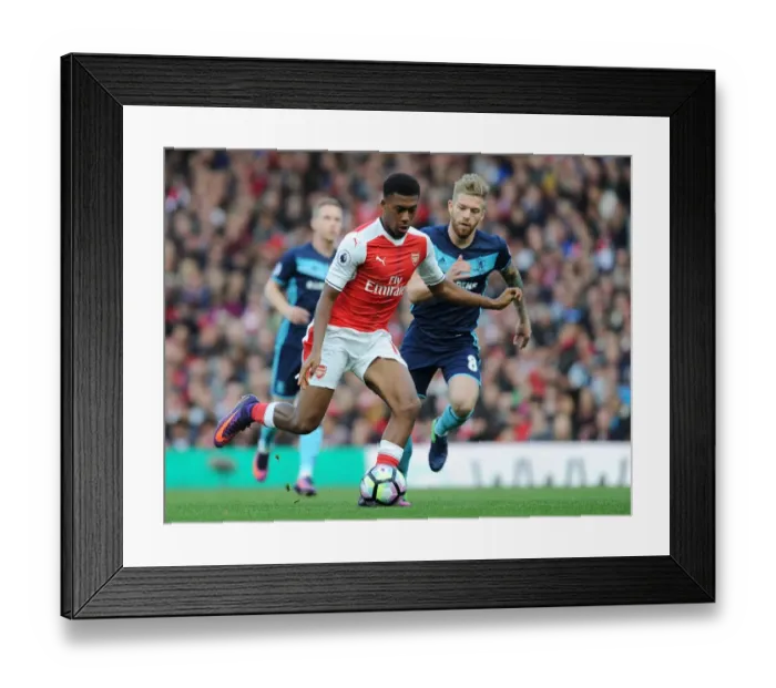 Framed Print : Arsenal's Alex Iwobi Dashes Past Middlesbrough's Adam Clayton in 2016-17 Premier League Clash