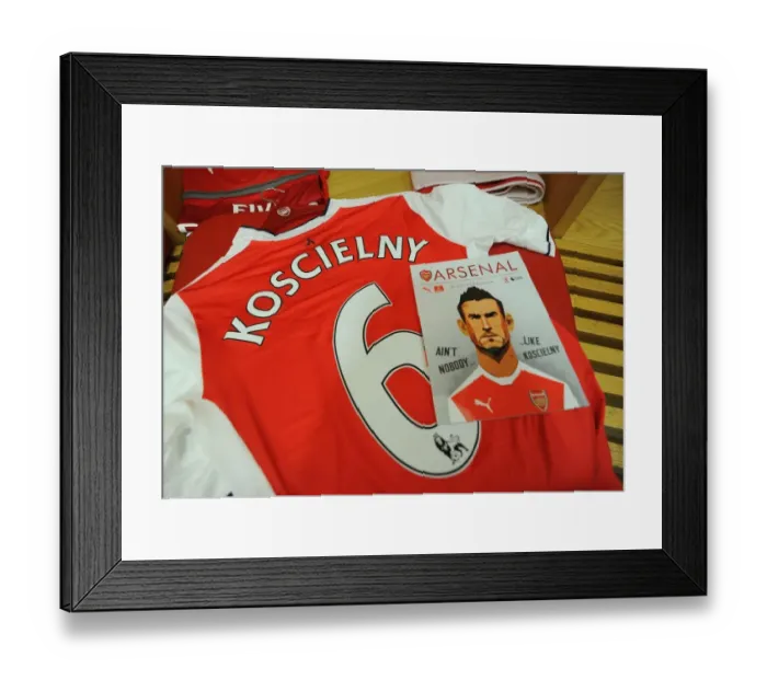 Framed Print : Arsenal FC: Mohamed Elneny's Match Preparation - Arsenal v Middlesbrough, 2016