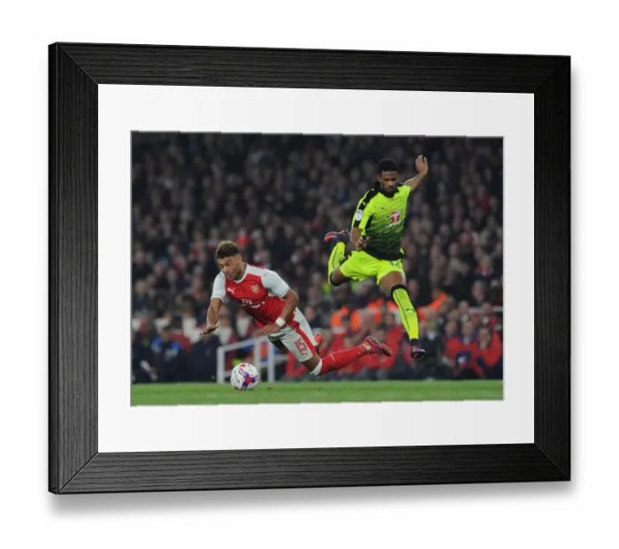 Framed Print : Alex Oxlade-Chamberlain (Arsenal) Garath McCleary (Reading). Arsenal 2: 0 Reading Framed Print : Alex Oxlade-Chamberlain (Arsenal) Garath McCleary (Reading). Arsenal 2: 0 Reading