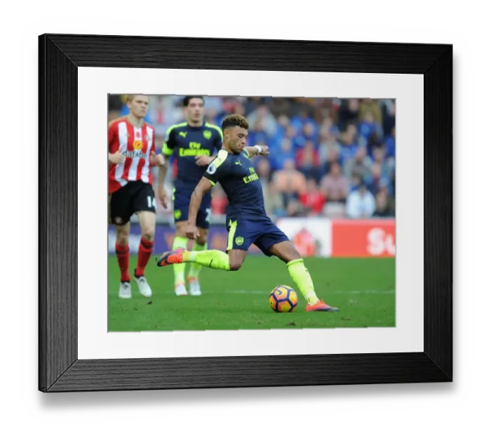 Framed Print : Arsenal's Oxlade-Chamberlain Shines in Sunderland Showdown (2016-17) Framed Print : Arsenal's Oxlade-Chamberlain Shines in Sunderland Showdown (2016-17)