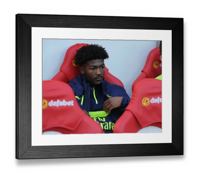 Framed Print : Arsenal's Ainsley Maitland-Niles Before Sunderland Clash (2016-17) Framed Print : Arsenal's Ainsley Maitland-Niles Before Sunderland Clash (2016-17)