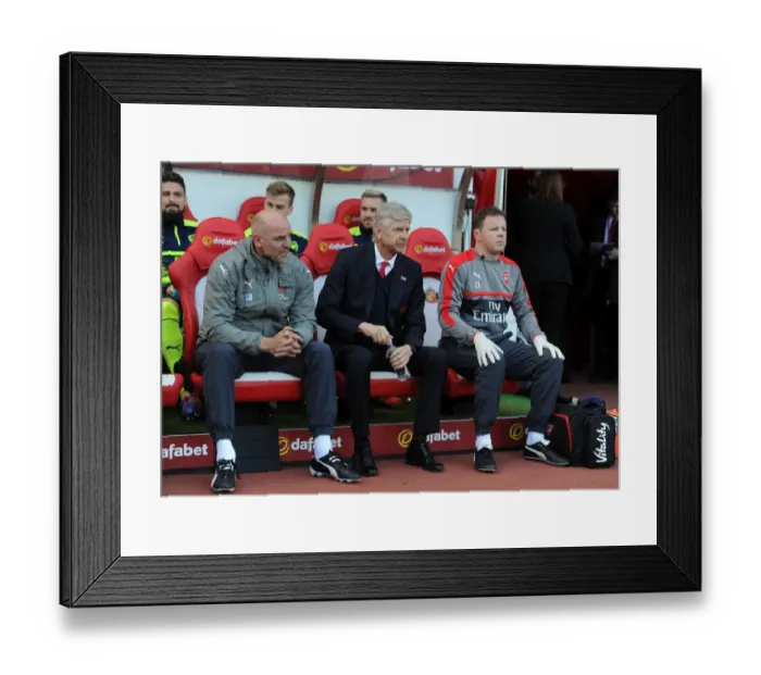 Framed Print : Arsene Wenger and Arsenal Team Prepare for Sunderland Match, 2016-17 Premier League Framed Print : Arsene Wenger and Arsenal Team Prepare for Sunderland Match, 2016-17 Premier League