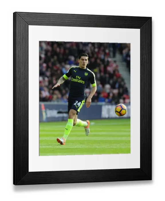Framed Print : Hector Bellerin in Action: Arsenal vs. Sunderland, Premier League 2016-17 Framed Print : Hector Bellerin in Action: Arsenal vs. Sunderland, Premier League 2016-17