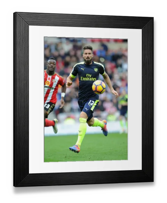 Framed Print : Olivier Giroud in Action: Sunderland vs Arsenal, Premier League 2016-17
