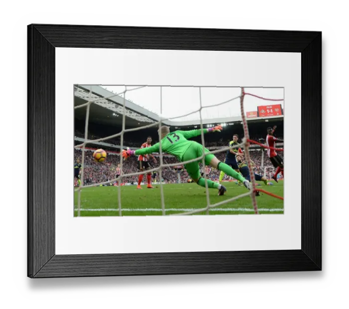 Framed Print : Olivier Giroud Scores Against Jordan Pickford: Sunderland vs. Arsenal (2016-17)
