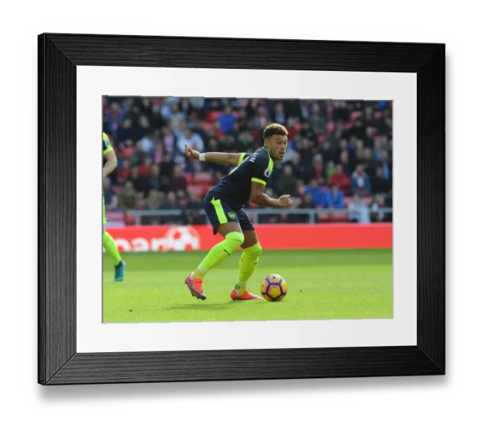Framed Print : Alex Oxlade-Chamberlain in Action: Arsenal vs Sunderland, Premier League 2016-17