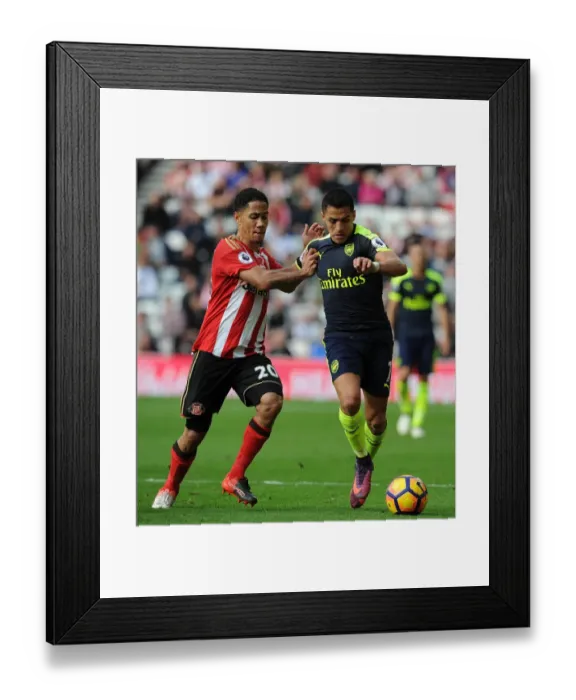 Framed Print : Clash of Stars: Sanchez vs. Pienaar in Sunderland v Arsenal, Premier League 2016-17