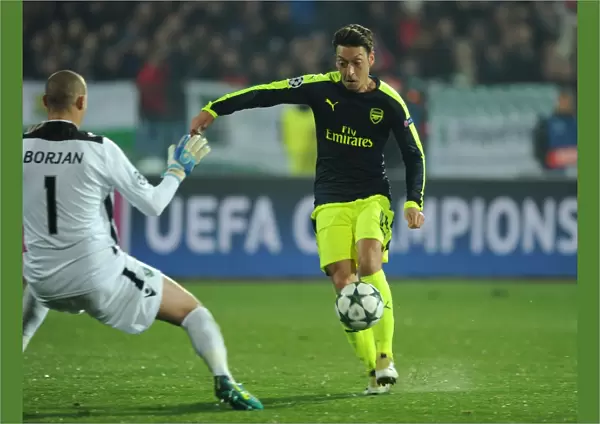 Mesut Ozil's Thrilling Third Goal: Arsenal's Triumph over Ludogorets Razgrad in the UEFA Champions League (November 2016)