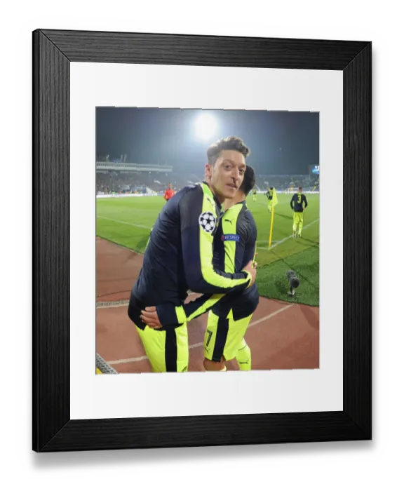 Framed Print : Mesut Ozil and Alexis Sanchez Celebrate Goals in Arsenal's Victory over Ludogorets Razgrad (2016-17 UEFA Champions League) Framed Print : Mesut Ozil and Alexis Sanchez Celebrate Goals in Arsenal's Victory over Ludogorets Razgrad (2016-17 UEFA Champions League)