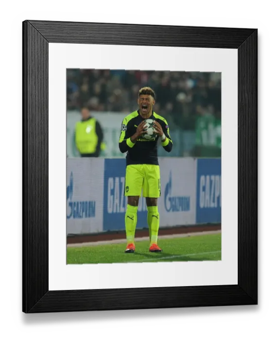 Framed Print : Alex Oxlade-Chamberlain in Action: Arsenal vs Ludogorets Razgrad, UEFA Champions League, 2016 Framed Print : Alex Oxlade-Chamberlain in Action: Arsenal vs Ludogorets Razgrad, UEFA Champions League, 2016