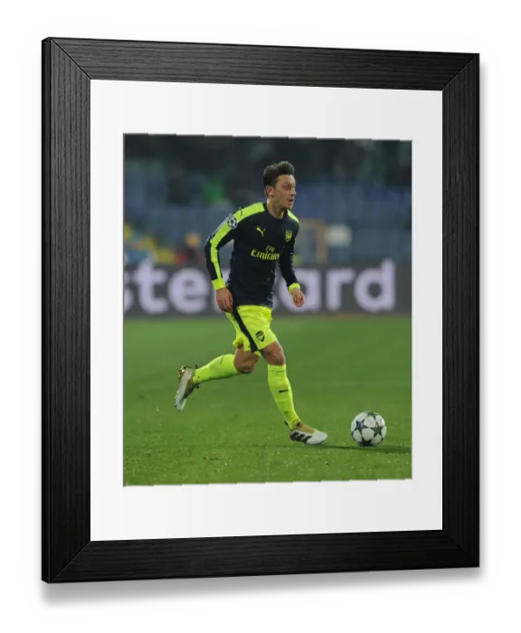 Framed Print : Mesut Ozil in Action: Arsenal vs Ludogorets, UEFA Champions League, 2016