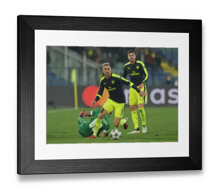 Framed Print : Aaron Ramsey in Action: Arsenal vs Ludogorets, UEFA Champions League 2016-17 Framed Print : Aaron Ramsey in Action: Arsenal vs Ludogorets, UEFA Champions League 2016-17