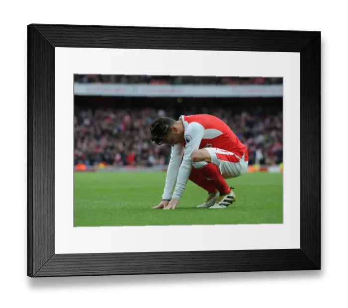 Framed Print : Disappointed Mesut Ozil: Arsenal vs. Tottenham Hotspur, Premier League 2016-17 Framed Print : Disappointed Mesut Ozil: Arsenal vs. Tottenham Hotspur, Premier League 2016-17
