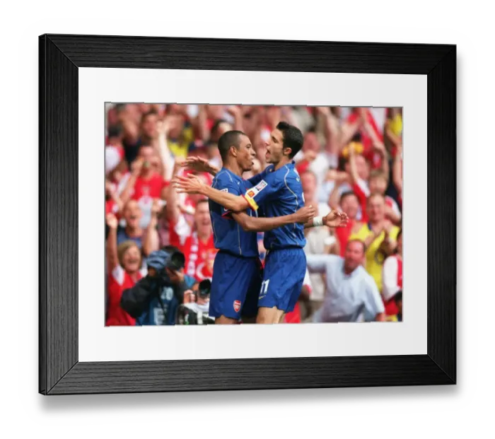 Framed Print : Arsenal 3: 1 Manchester United. FA Community Shield