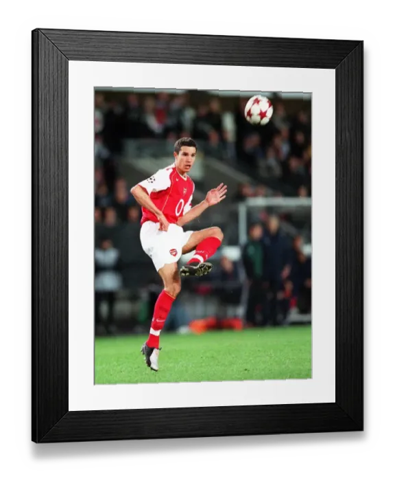 Framed Print : Arsenal's Unforgettable Striker: Robin van Persie - Legends of the Team