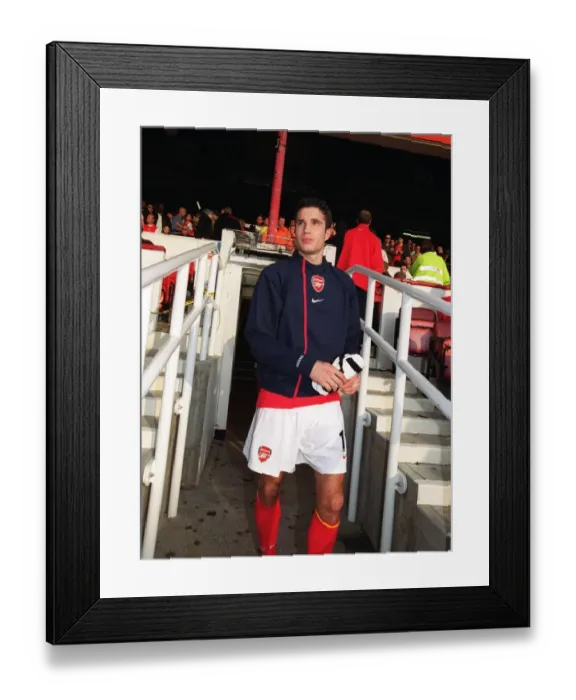 Framed Print : Van Persie's Thrilling Double: Arsenal 2-2 Southampton, FA Premiership, Highbury, London, 30 / 10 / 04