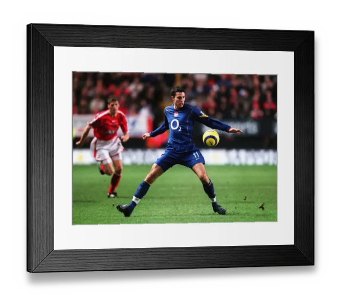 Framed Print : Robin van Persie (Arsenal). Charlton Athletic 1: 3 Arsenal Framed Print : Robin van Persie (Arsenal). Charlton Athletic 1: 3 Arsenal