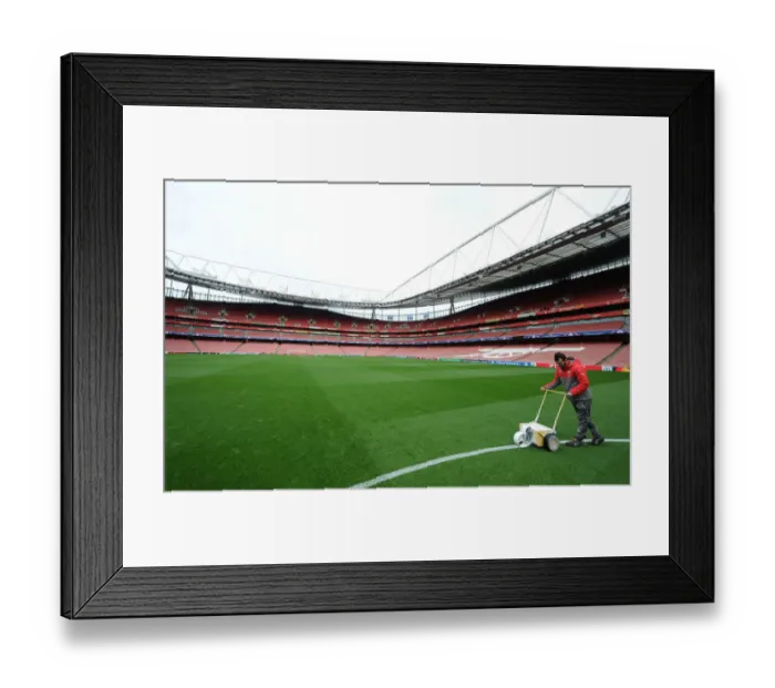 Framed Print : Arsenal vs PSG: Ready for Battle at Emirates Stadium - Champions League 2016-17 Framed Print : Arsenal vs PSG: Ready for Battle at Emirates Stadium - Champions League 2016-17