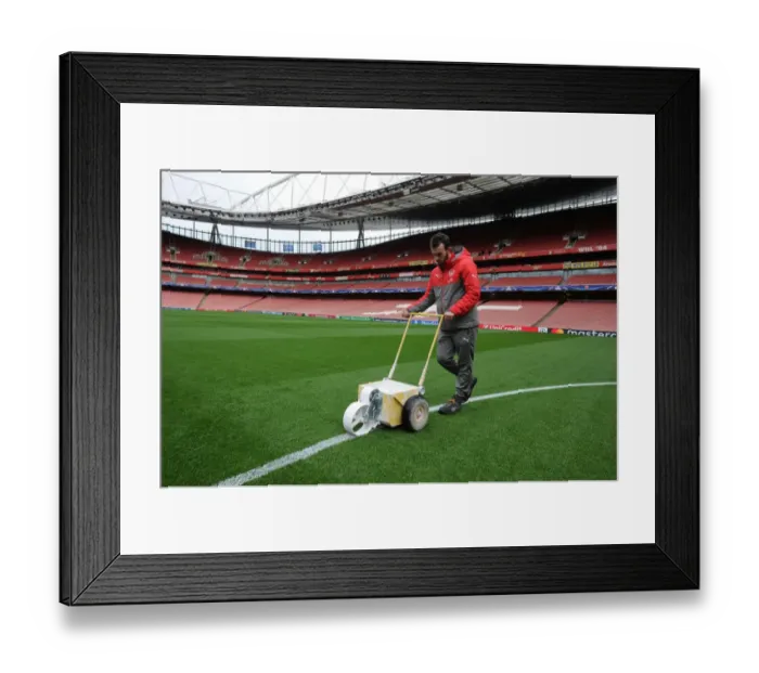 Framed Print : Arsenal FC v Paris Saint-Germain - UEFA Champions League