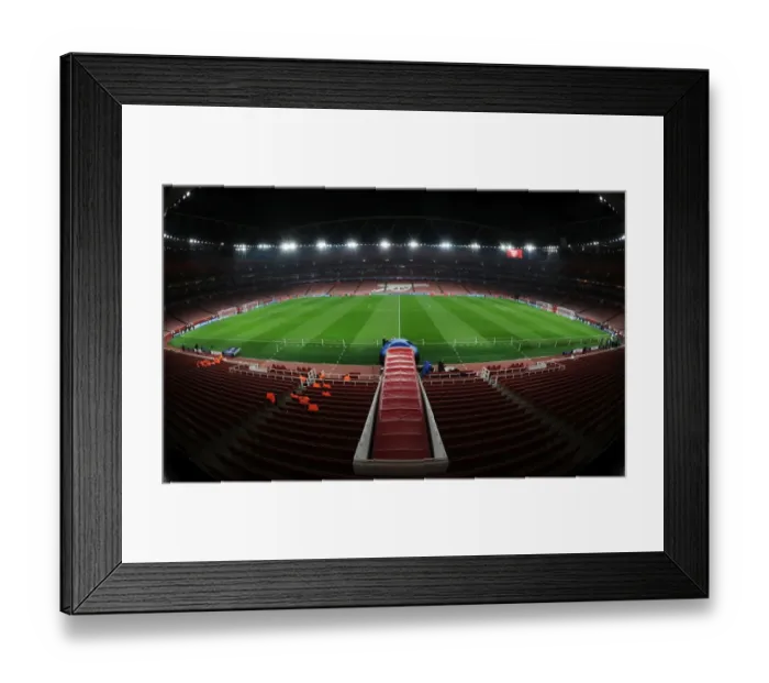 Framed Print : Arsenal vs Paris Saint-Germain: Champions League Clash at Emirates Stadium (2016-17)