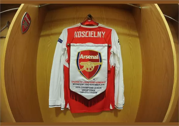 Arsenal FC: Laurent Koscielny's Pre-Match Ritual (Champions League 2016-17)