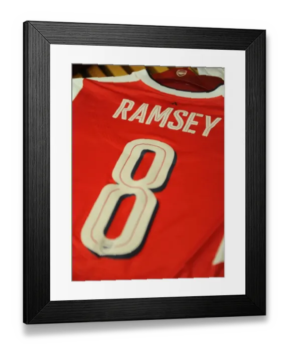 Framed Print : Arsenal's Aaron Ramsey Prepares for Paris Saint-Germain Showdown at Emirates Stadium (Champions League 2016-17) Framed Print : Arsenal's Aaron Ramsey Prepares for Paris Saint-Germain Showdown at Emirates Stadium (Champions League 2016-17)